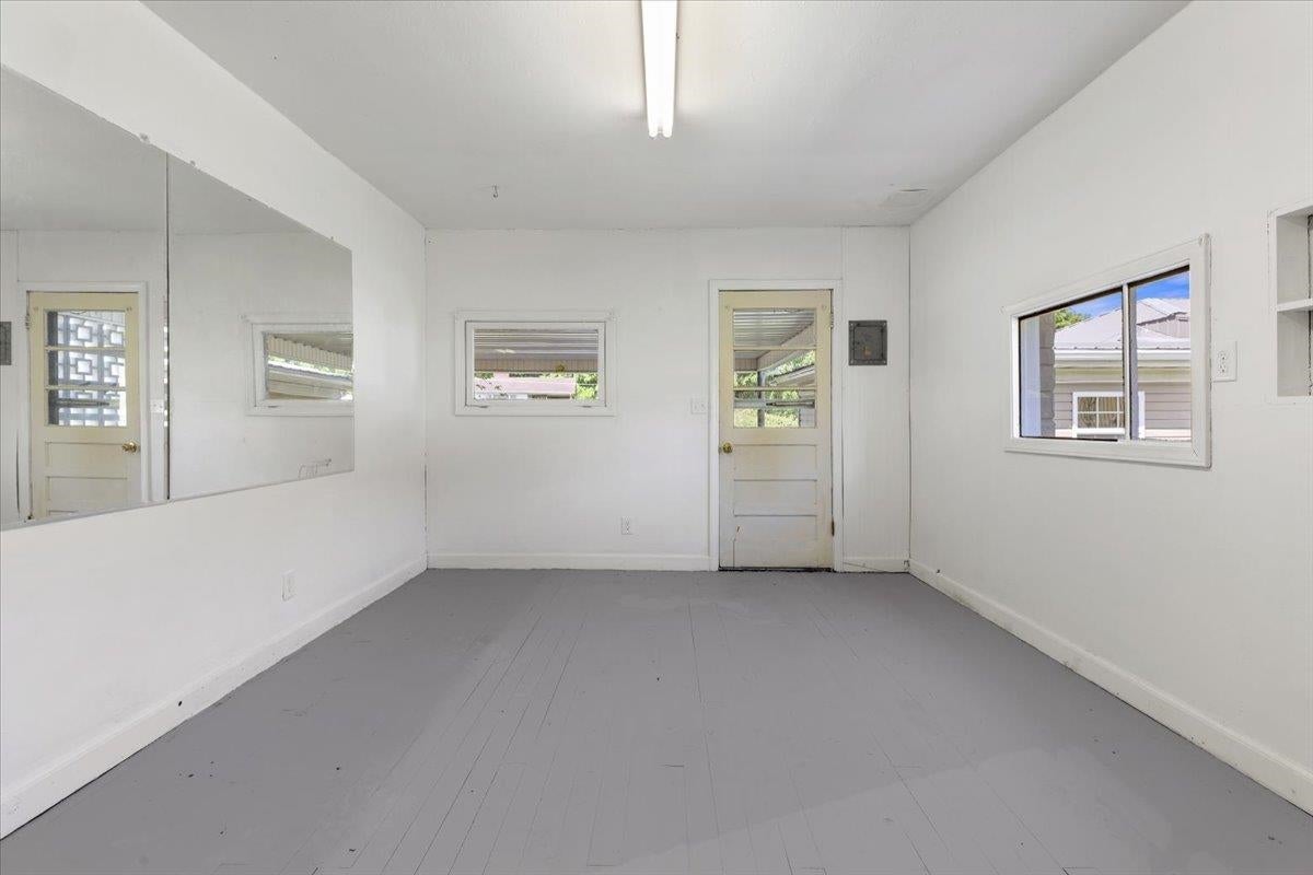 121 Spring Street Narrows, VA 24124 - Photo 40 of 54 Gallery Image 40