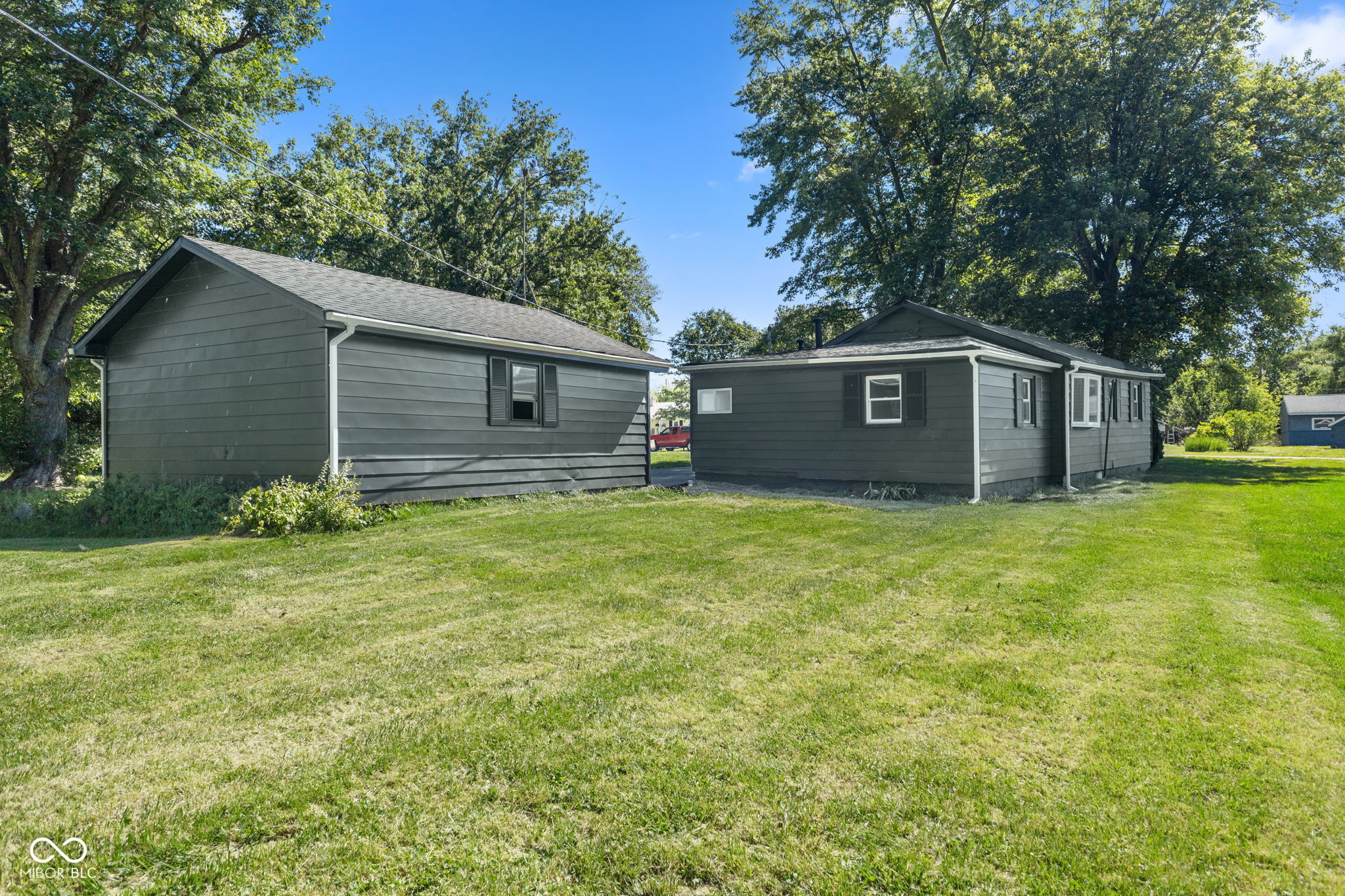 4986 Adkins Street Columbus, IN 47201 - Photo 4 of 25