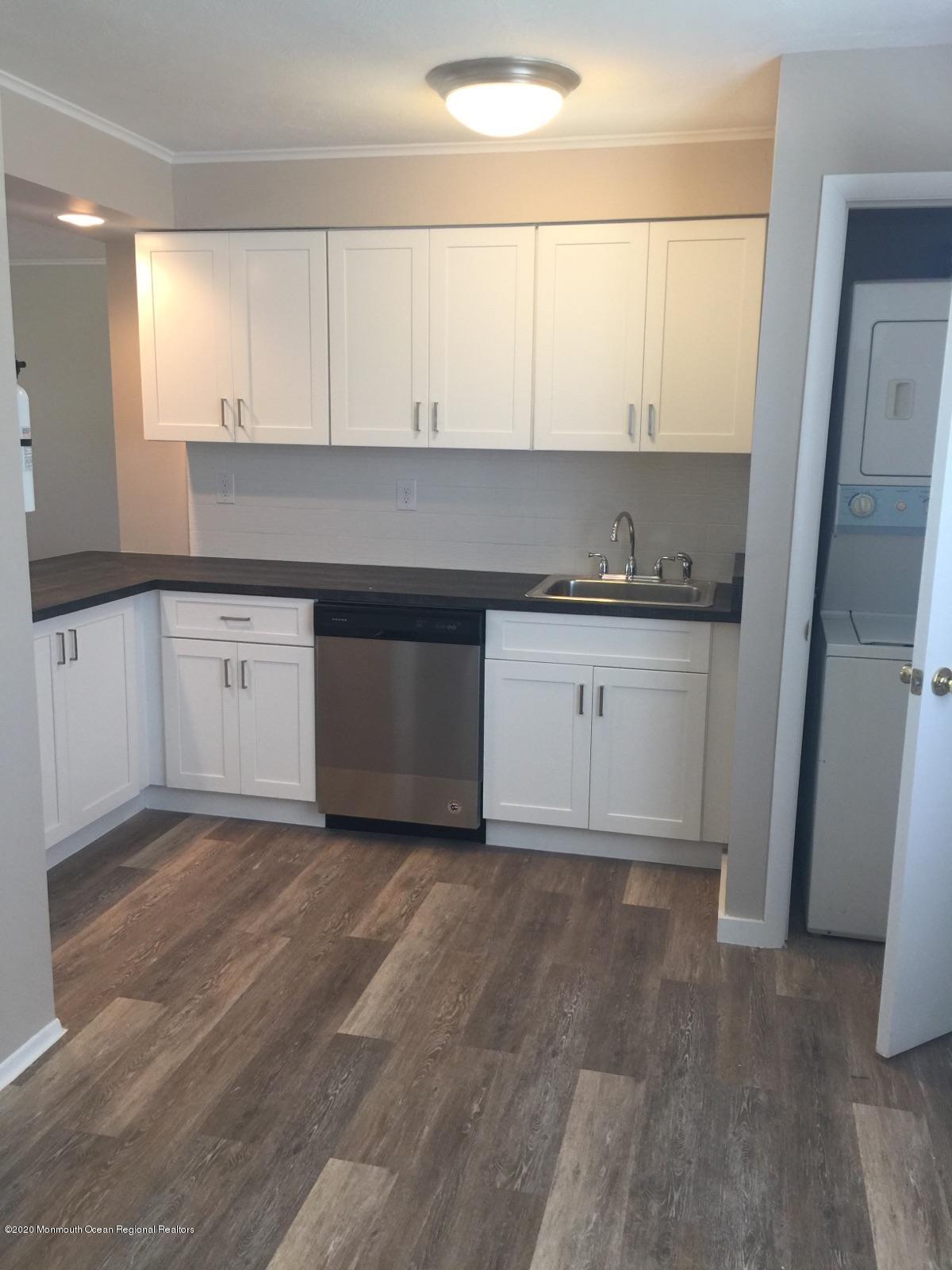 3 Sutton Drive, Unit A10 Matawan, NJ 07747 - Photo 2 of 7 A10 kitchen 2