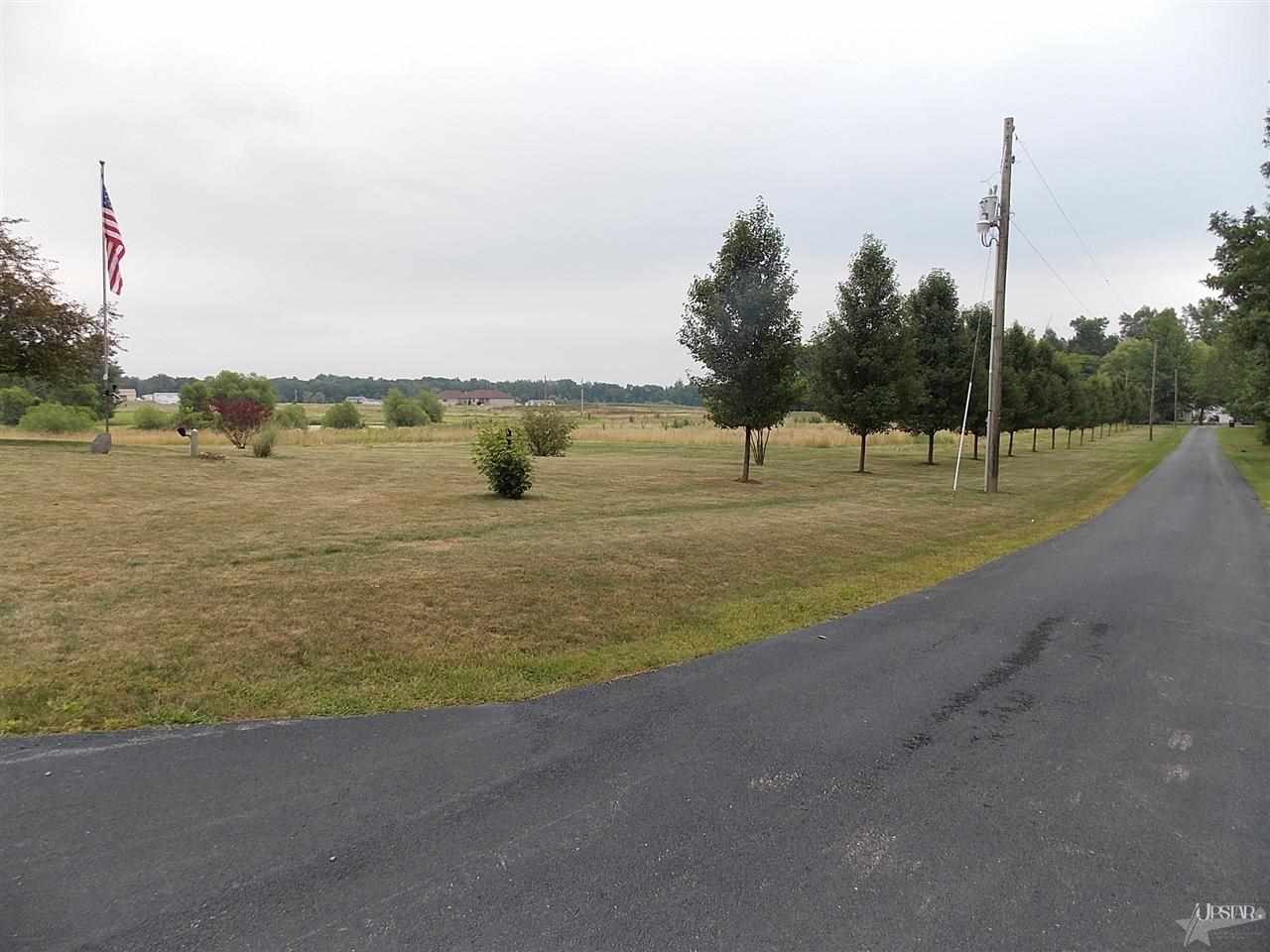 5098 Cr 69 Road Butler, IN 46721 - Photo 3 of 26