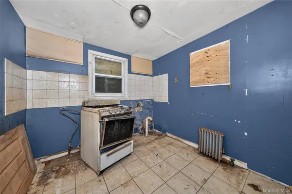 $480,000 | 10 Best Street, Freeport, NY 11520