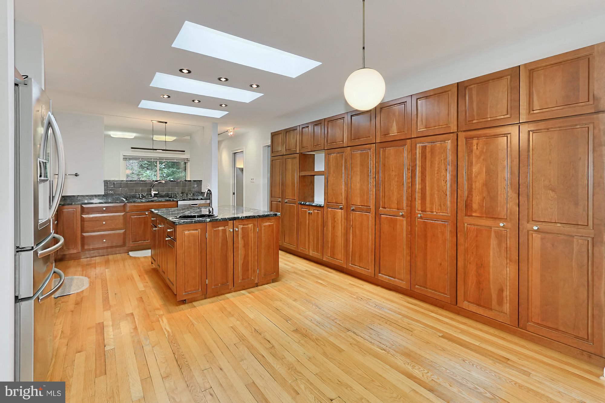 12012 Aintree Lane Reston, VA 20191 - Photo 12 of 30 Kitchen
