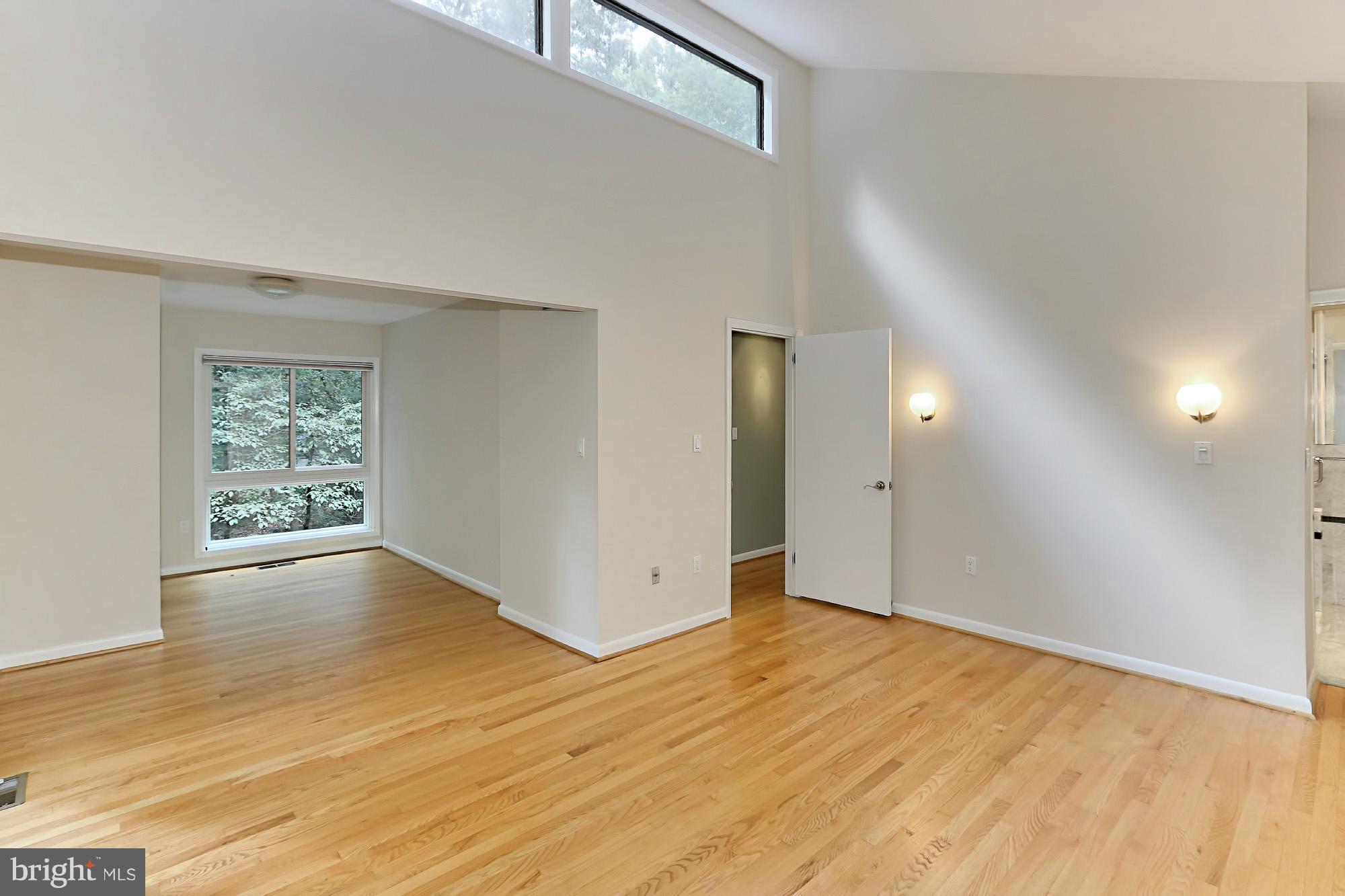 12012 Aintree Lane Reston, VA 20191 - Photo 15 of 30 Bedroom (Master)