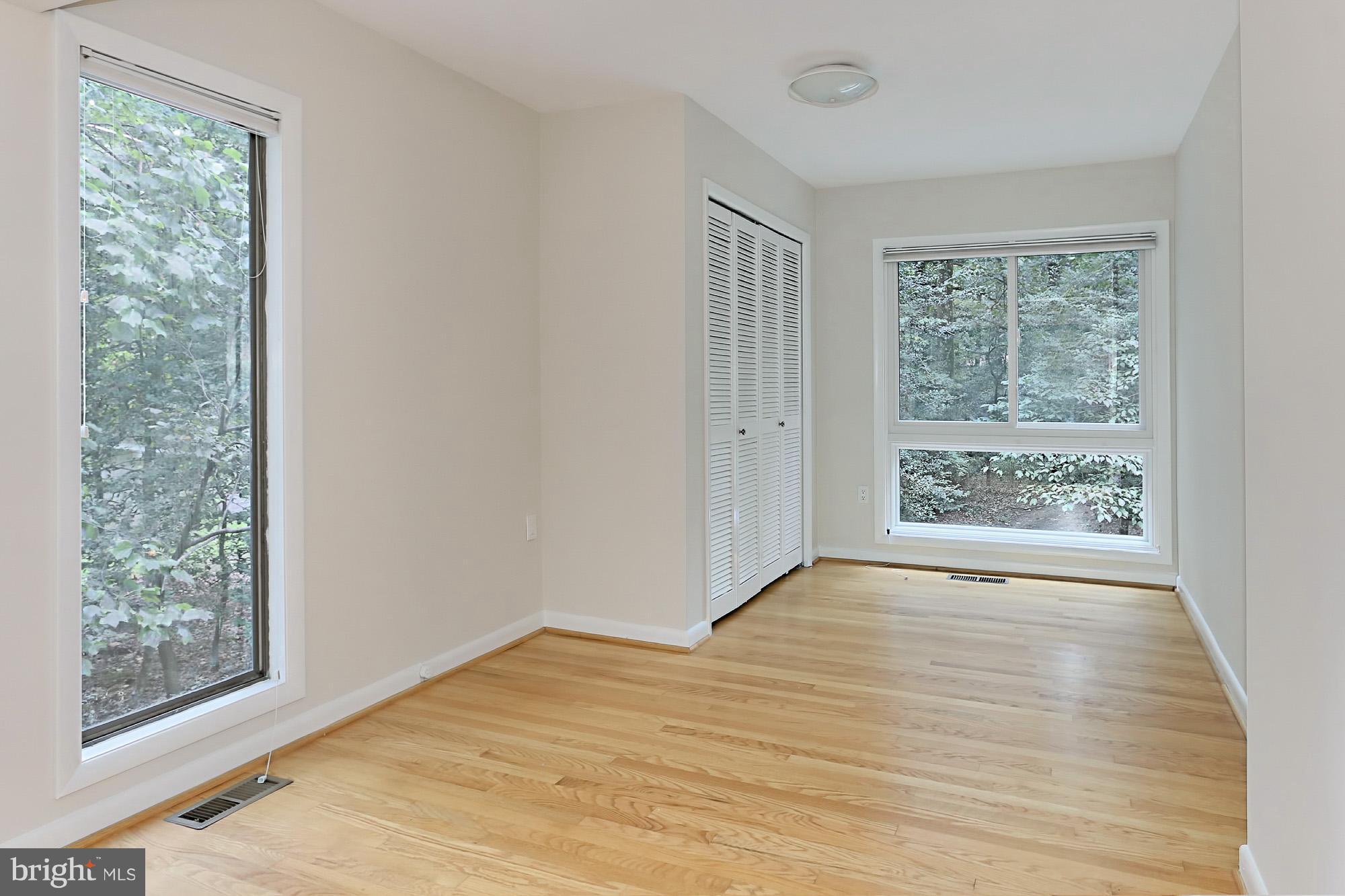 12012 Aintree Lane Reston, VA 20191 - Photo 16 of 30 Bedroom (Master) Sitting Room