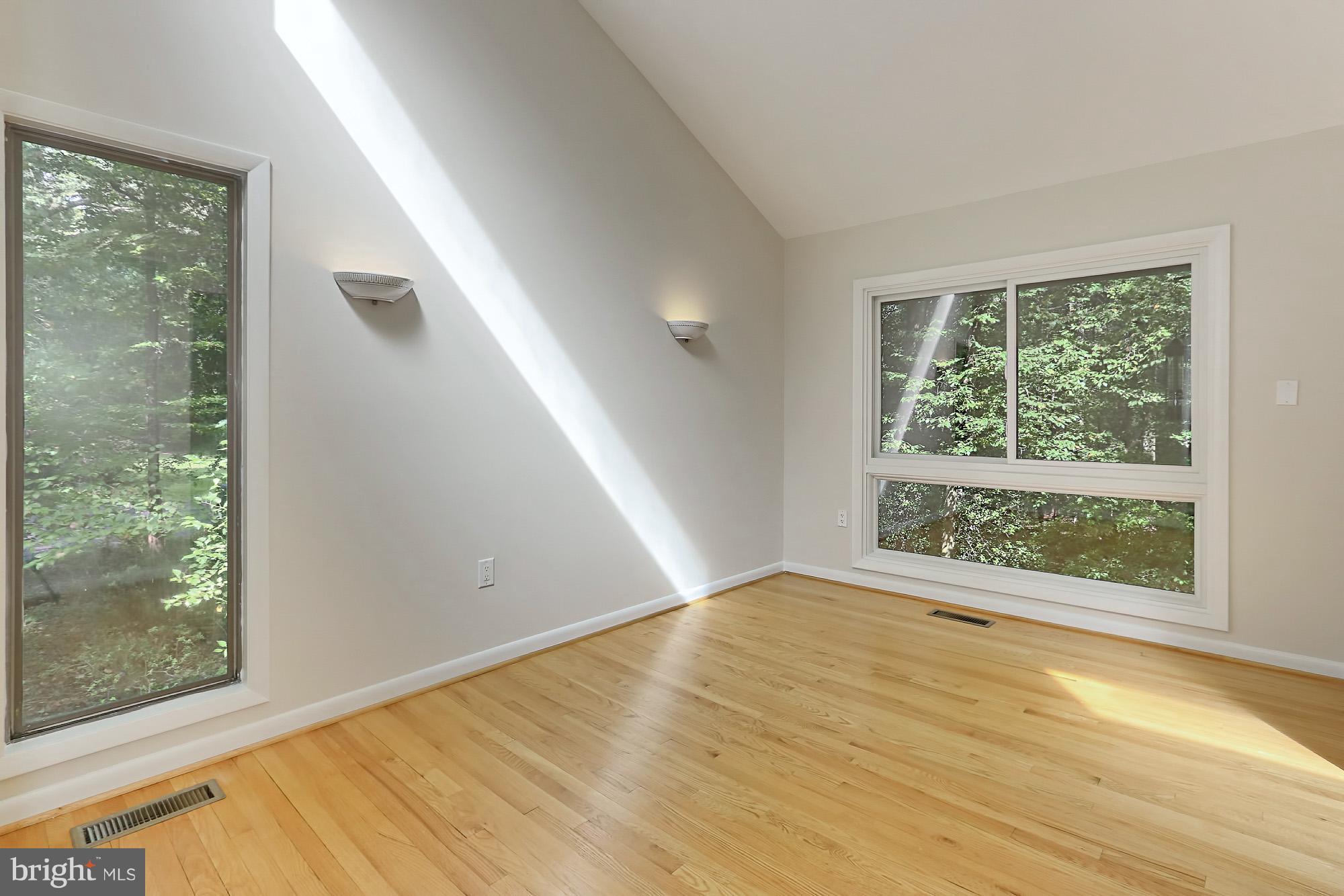 12012 Aintree Lane Reston, VA 20191 - Photo 8 of 30 Dining Room