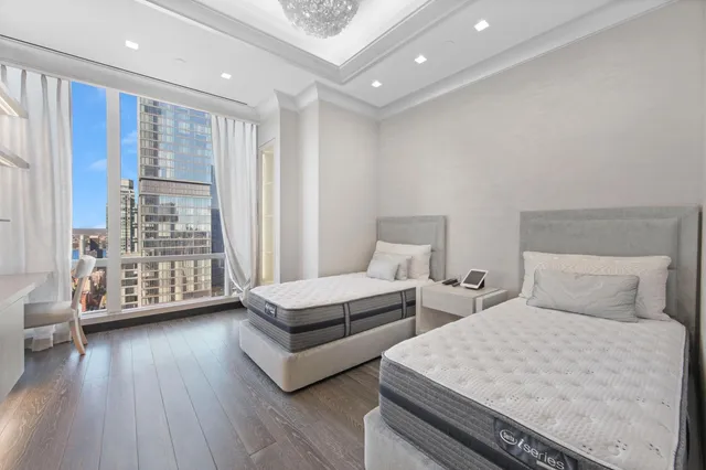$7,600,000 | 157 West 57th Street, Unit 47B | Midtown Central