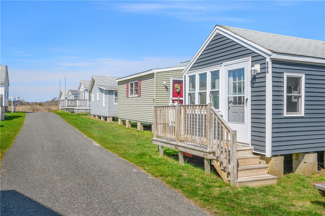 240 Cards Pond Road South Kingstown, RI 02879 - Photo 4 of 31