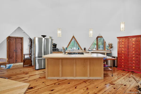 $1,499,900 | 106 Mountain Laurel Lane, Woodstock, NY 12498