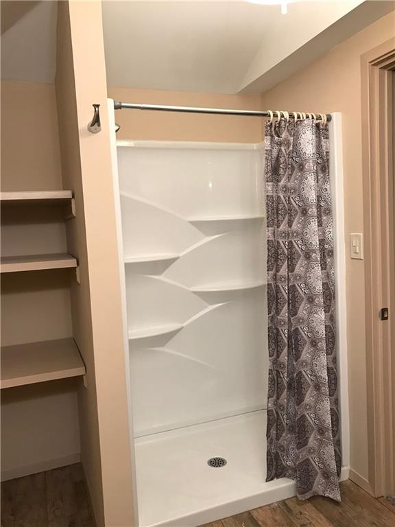 1520 1/2 4th Avenue Coraopolis, PA 15108 - Photo 11 of 20 a bathroom with a shower