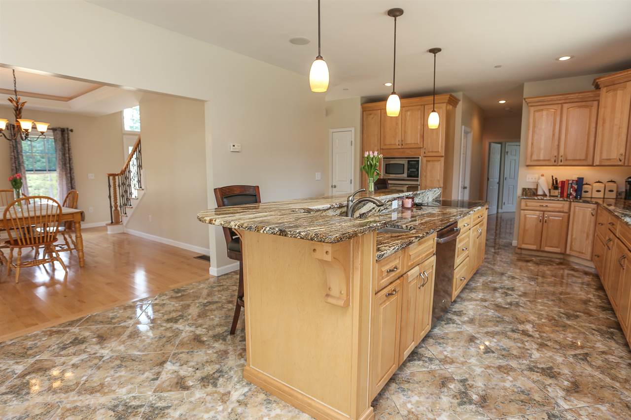 776 Bedford Road New Boston, NH 03070 - Photo 6 of 38