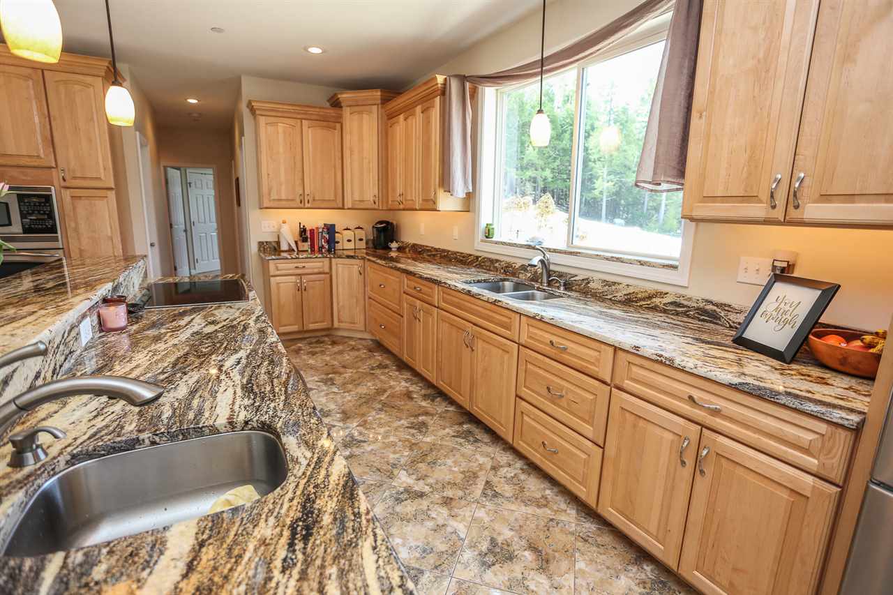 776 Bedford Road New Boston, NH 03070 - Photo 7 of 38