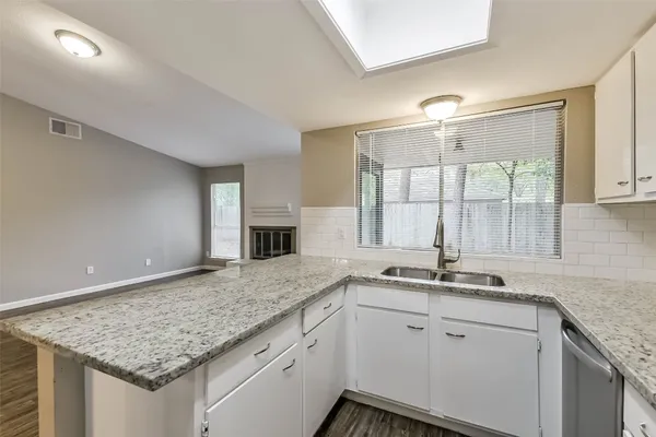 $1,975 | 26 West Broken Oak Court, The Woodlands, TX 77381