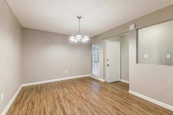$1,975 | 26 West Broken Oak Court, The Woodlands, TX 77381
