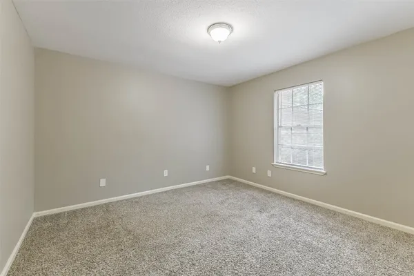 $1,975 | 26 West Broken Oak Court, The Woodlands, TX 77381