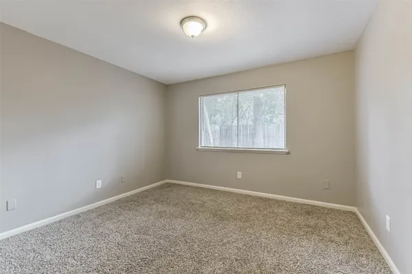 $1,975 | 26 West Broken Oak Court, The Woodlands, TX 77381