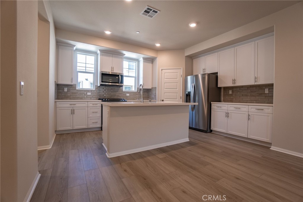 28028 Melrose Drive Temecula, CA 92591 - Photo 2 of 11