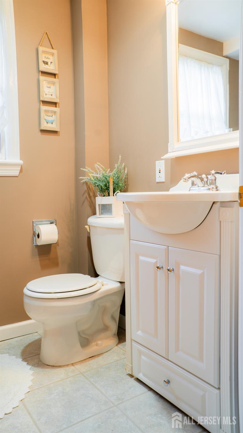 33 Lancaster Road Colonia, NJ 07067 - Photo 19 of 26