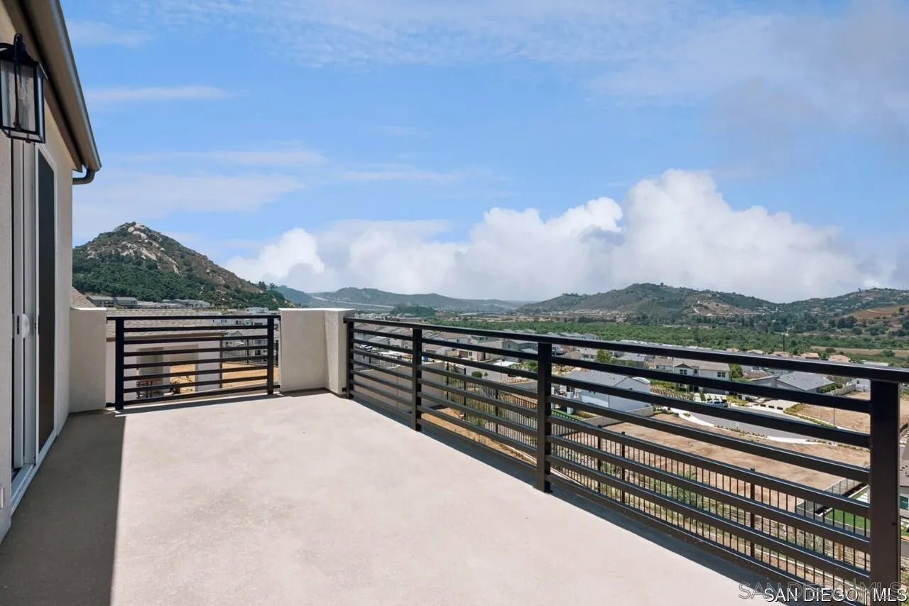 632 Meadowood Street Fallbrook, CA 92028 - Photo 13 of 21 a view of balcony with furniture