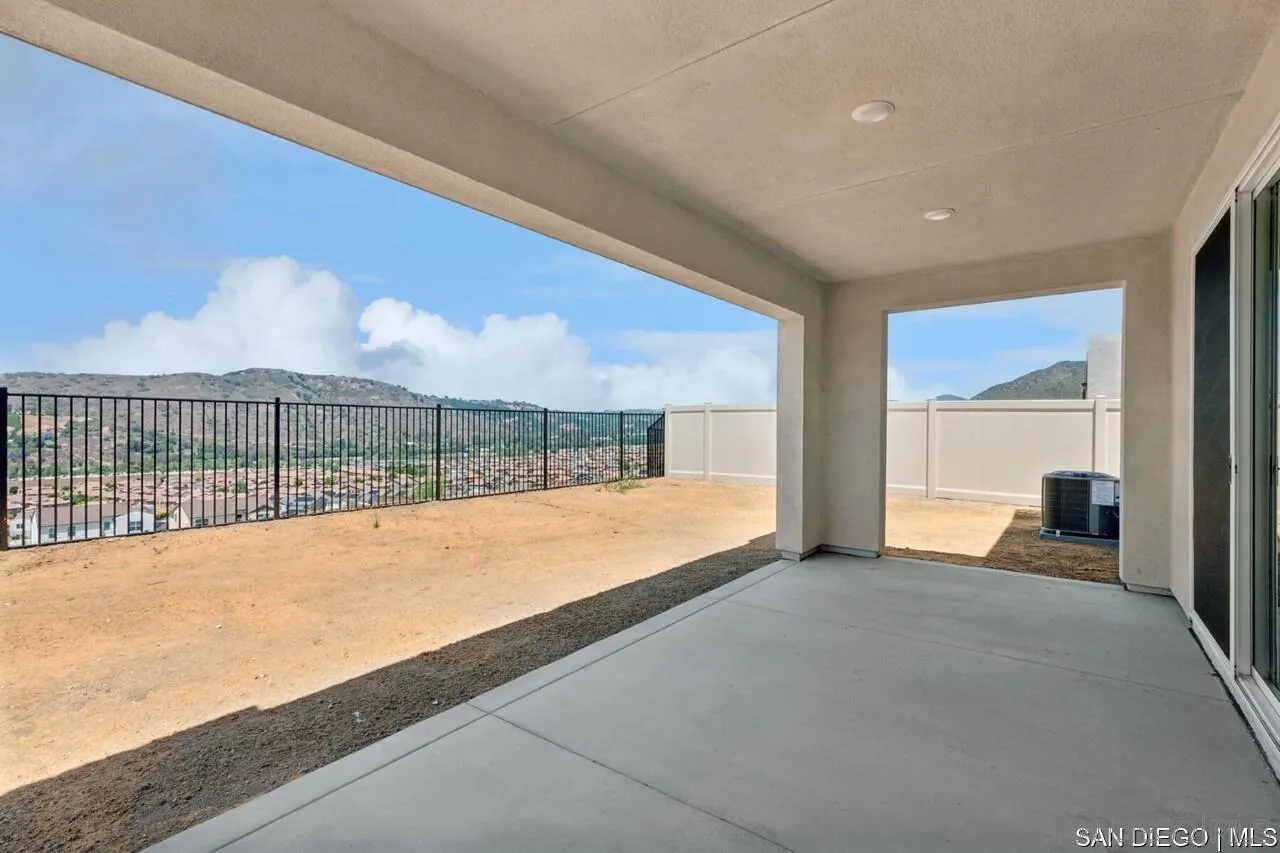 632 Meadowood Street Fallbrook, CA 92028 - Photo 8 of 21