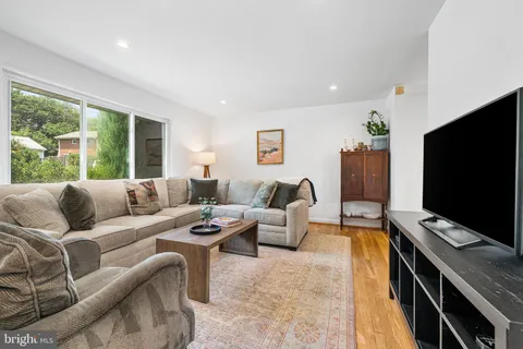 $899,900 | 2305 Peggy Lane, Silver Spring, MD 20910