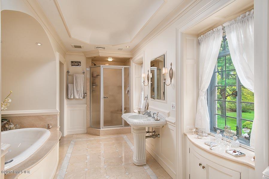 10 Flagler Drive Greenwich, CT 06830 - Photo 11 of 21 a bathroom with a sink toilet and shower