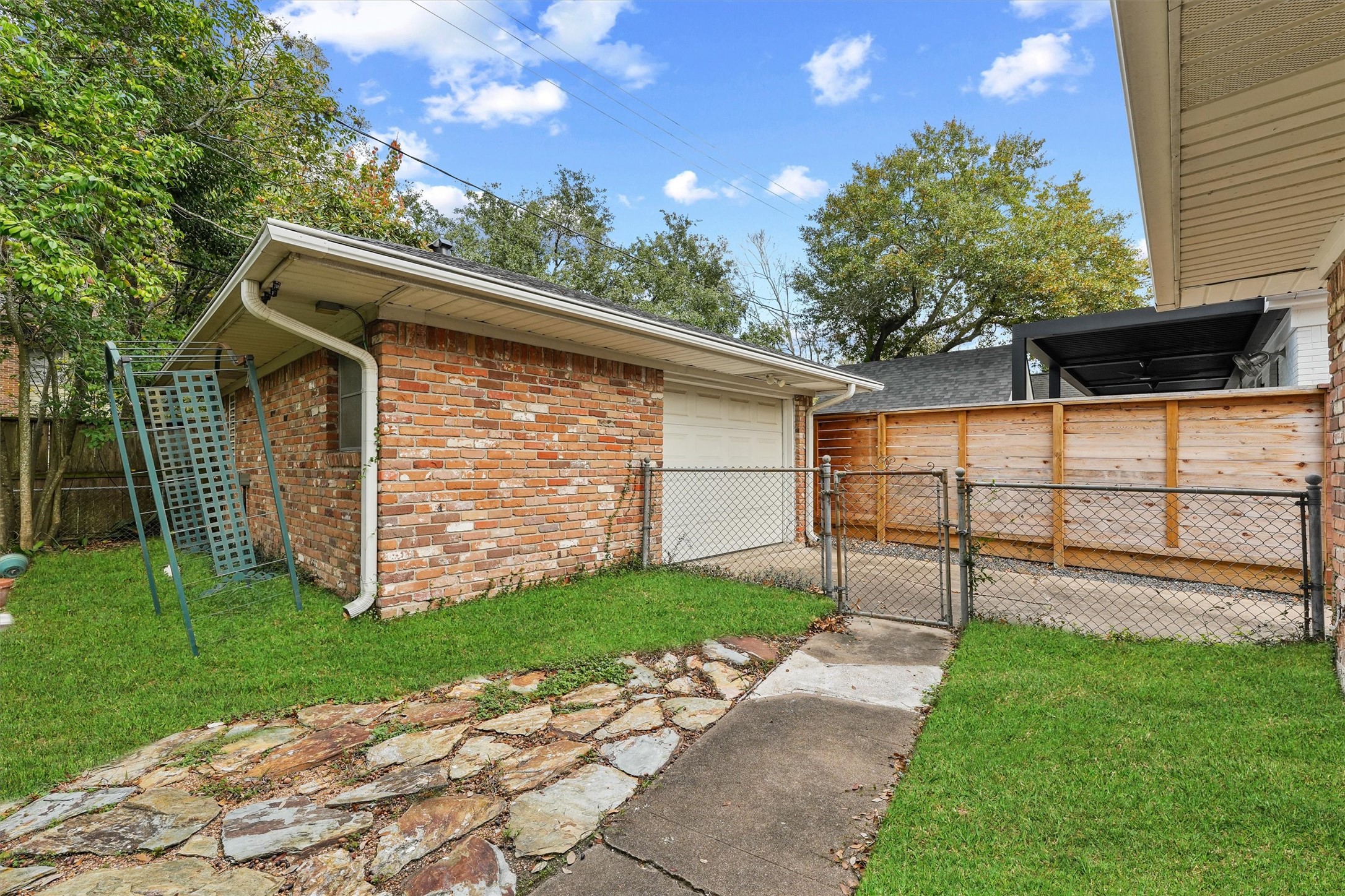 2052 Addison Road Houston, TX 77030 - Photo 14 of 16 Gallery Image 14