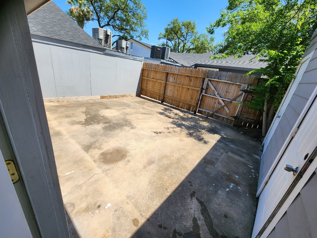 2677 Gessner Road, Unit 202 Houston, TX 77080 - Photo 7 of 7 a view of a backyard