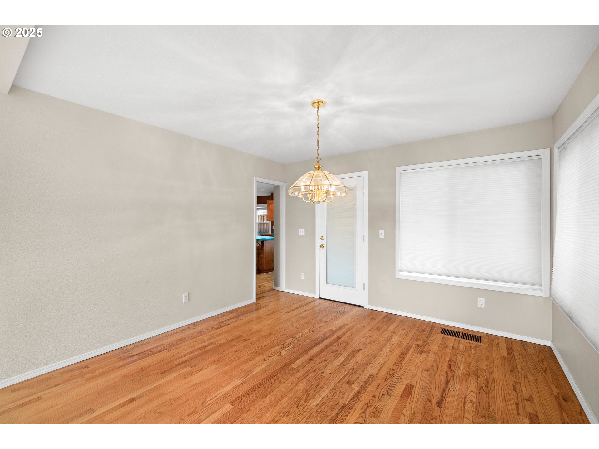 8063 Southwest Viola Street Tigard, OR 97224 - Photo 5 of 42 Gallery Image 5
