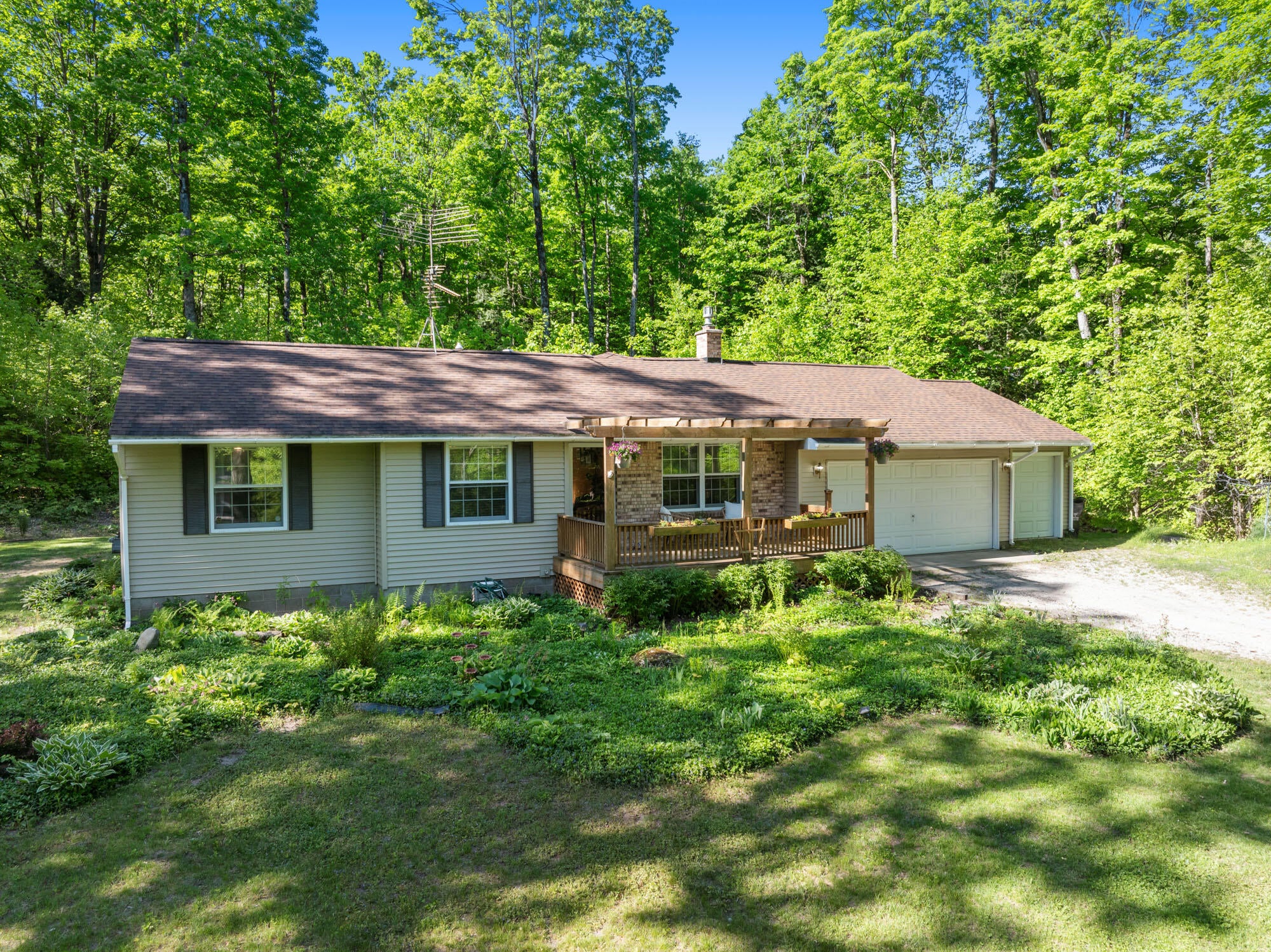 9707 Rogers Road Alanson, MI 49706 - Photo 2 of 47 Gallery Image 2