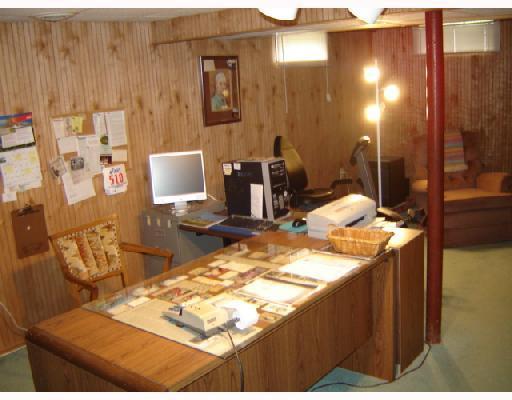 95 Cedar Island Road Narragansett, RI 02882 - Photo 8 of 10 Studio/Study/Office. Large home office in nicely finished lower level.