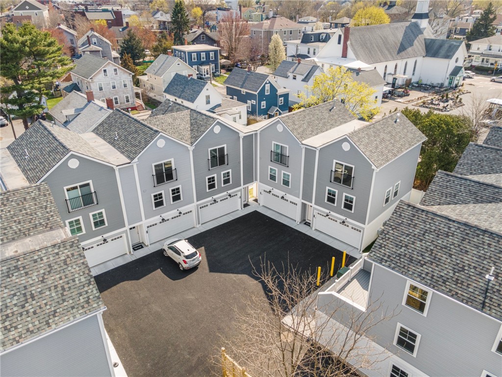 Middle unit of triplex.