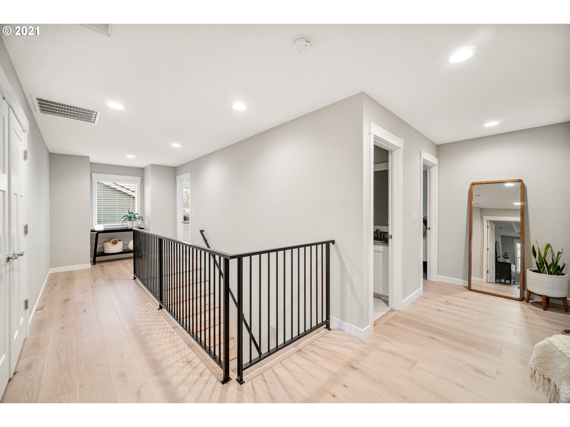 16215 Jada Way Oregon City, OR 97045 - Photo 16 of 32 a view of a hallway