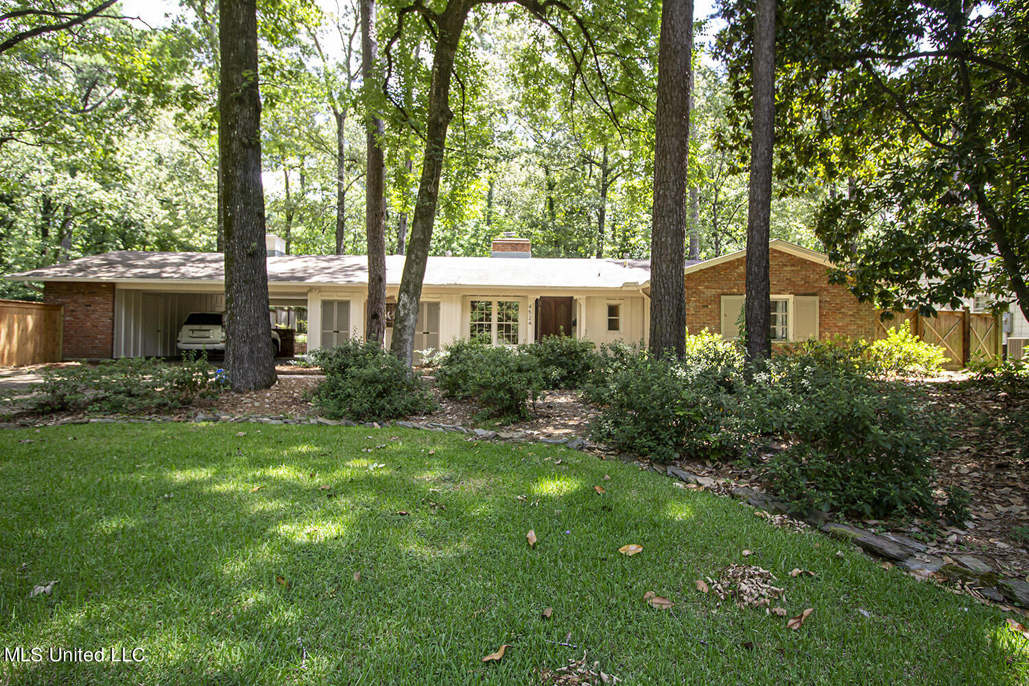 4524 Eastwood Road Jackson, MS 39211 - Photo 1 of 66 IMG_3041