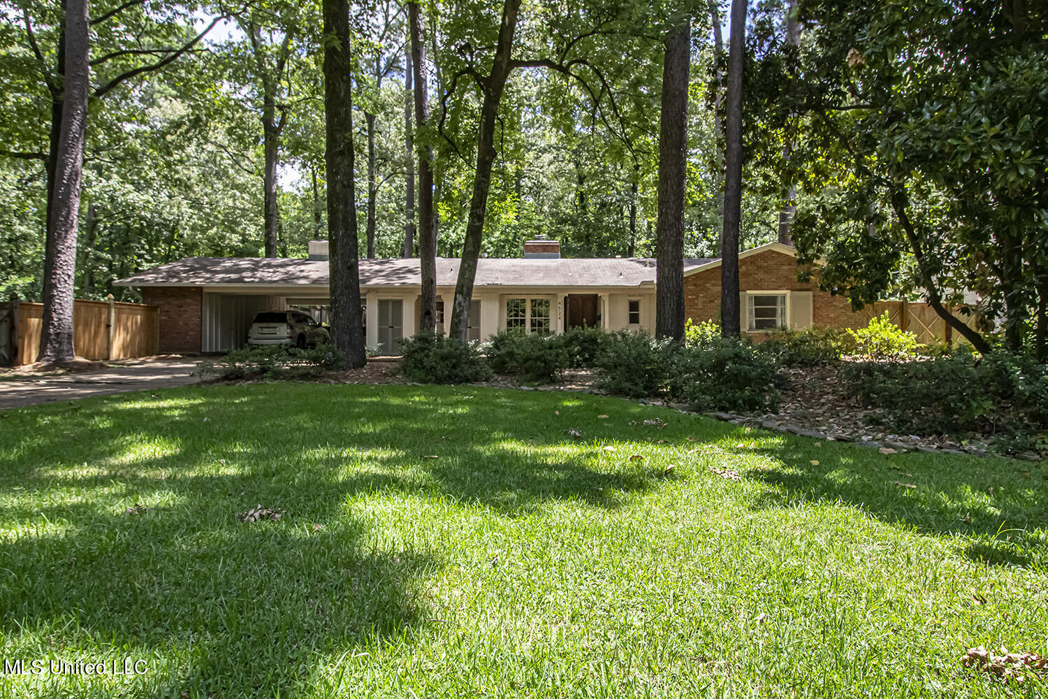 4524 Eastwood Road Jackson, MS 39211 - Photo 2 of 66 IMG_3044
