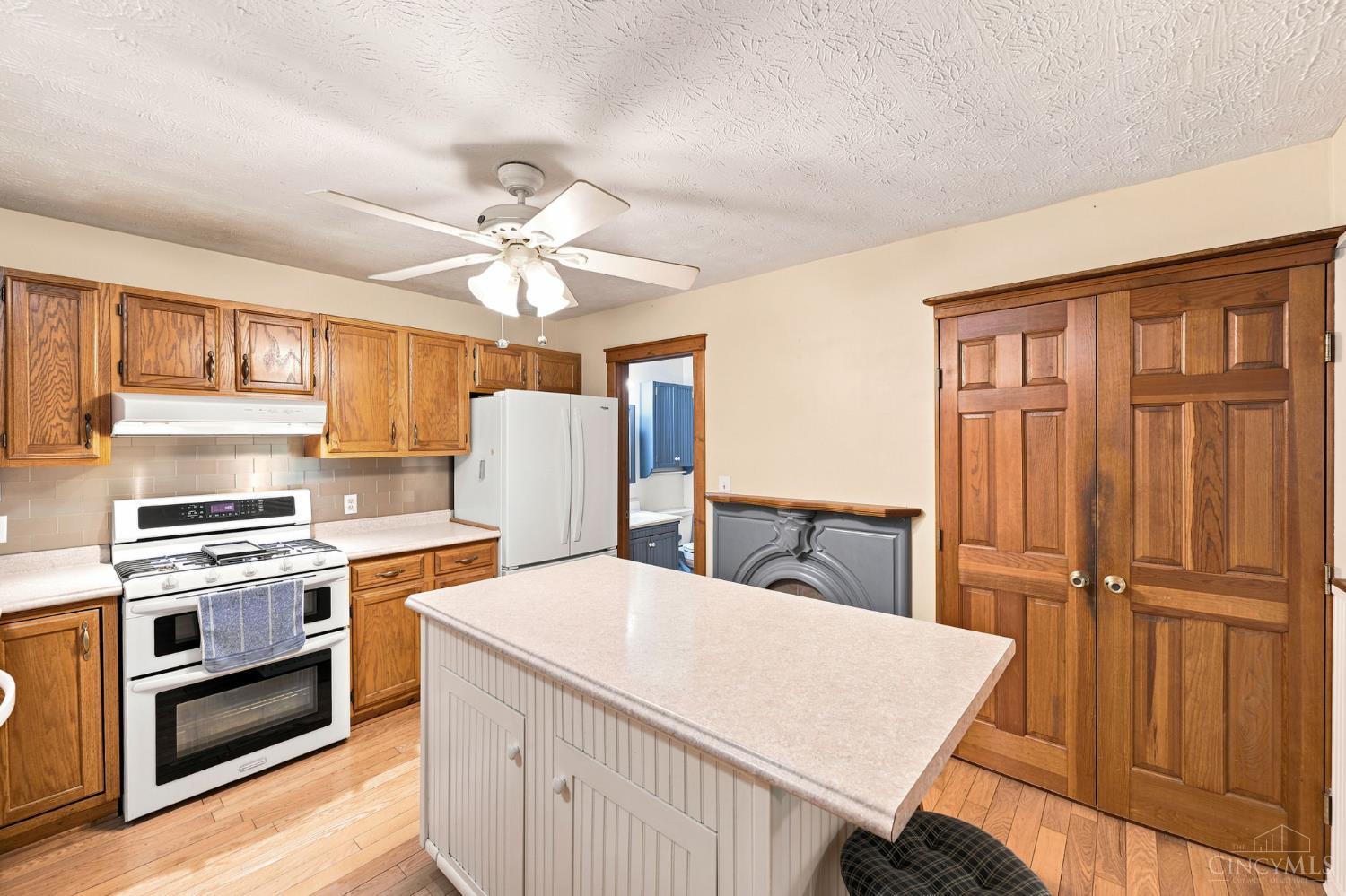 6583 Schweitzerhoff Road Cincinnati, OH 45247 - Photo 8 of 42