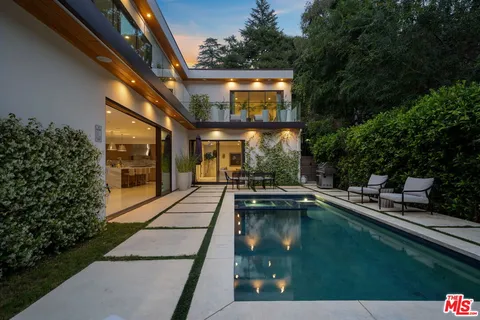 $4,000,000 | 1884 Laurel Canyon Road, Los Angeles, CA 90046