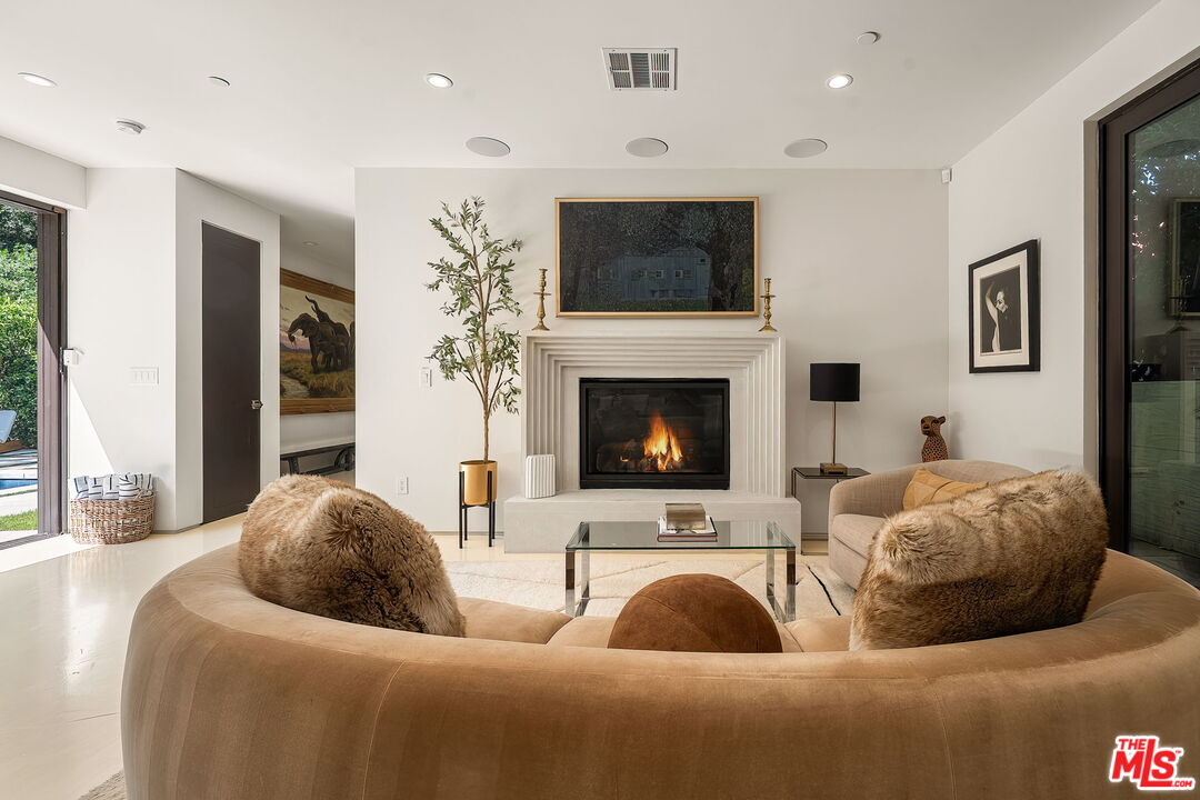 1884 Laurel Canyon Road Los Angeles, CA 90046 - Photo 11 of 73