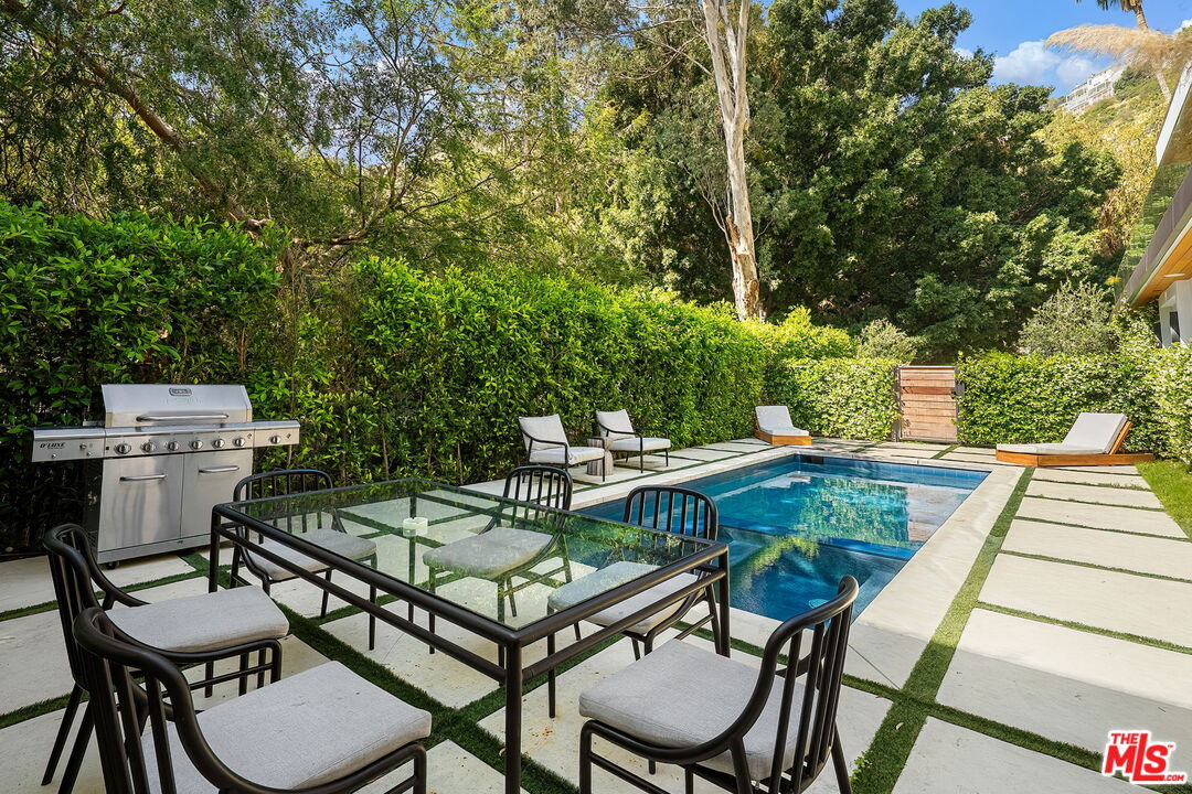 1884 Laurel Canyon Road Los Angeles, CA 90046 - Photo 25 of 73
