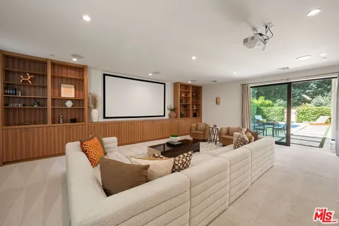$4,000,000 | 1884 Laurel Canyon Road, Los Angeles, CA 90046