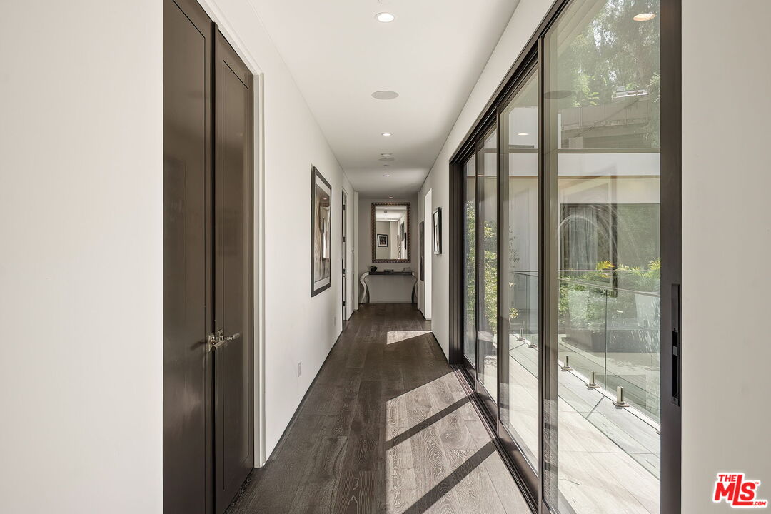 1884 Laurel Canyon Road Los Angeles, CA 90046 - Photo 46 of 73