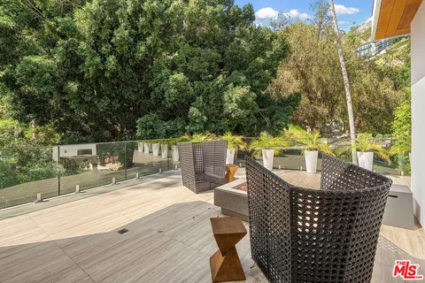 $4,000,000 | 1884 Laurel Canyon Road, Los Angeles, CA 90046