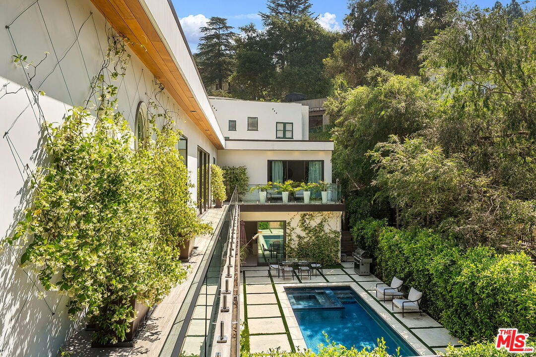 1884 Laurel Canyon Road Los Angeles, CA 90046 - Photo 51 of 73