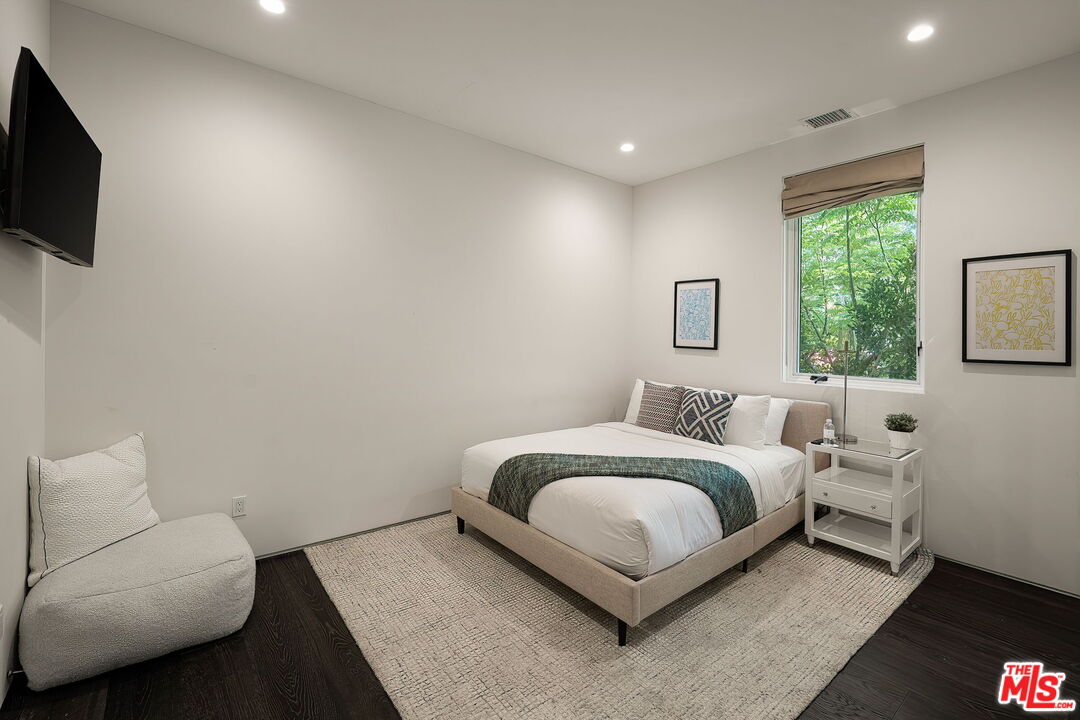1884 Laurel Canyon Road Los Angeles, CA 90046 - Photo 54 of 73