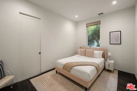 $4,000,000 | 1884 Laurel Canyon Road, Los Angeles, CA 90046