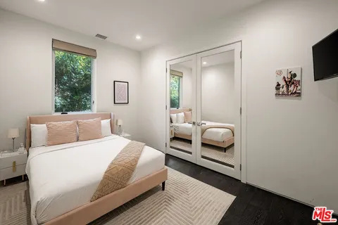 $4,000,000 | 1884 Laurel Canyon Road, Los Angeles, CA 90046
