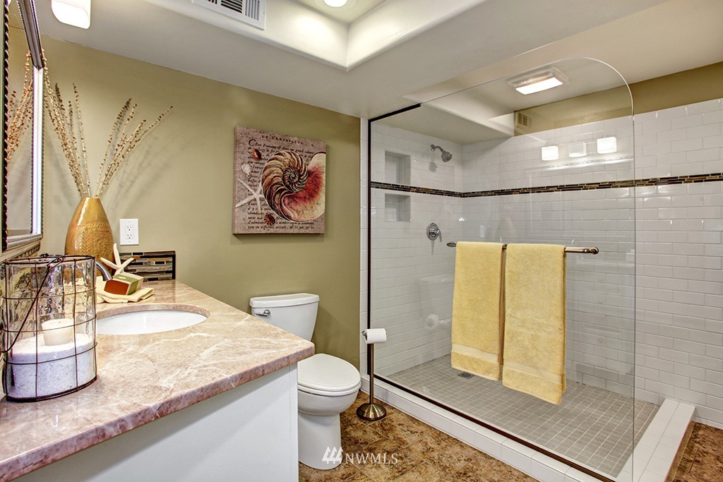 9032 Sand Point Way Northeast Seattle, WA 98115 - Photo 11 of 15 Gallery Image 11