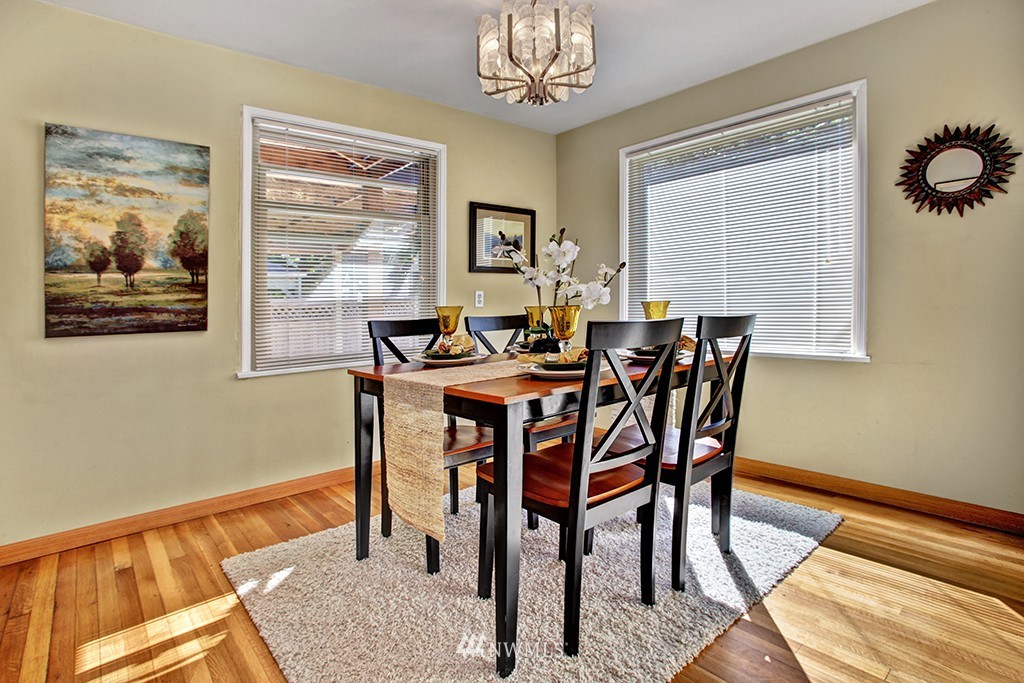 9032 Sand Point Way Northeast Seattle, WA 98115 - Photo 3 of 15 Gallery Image 3