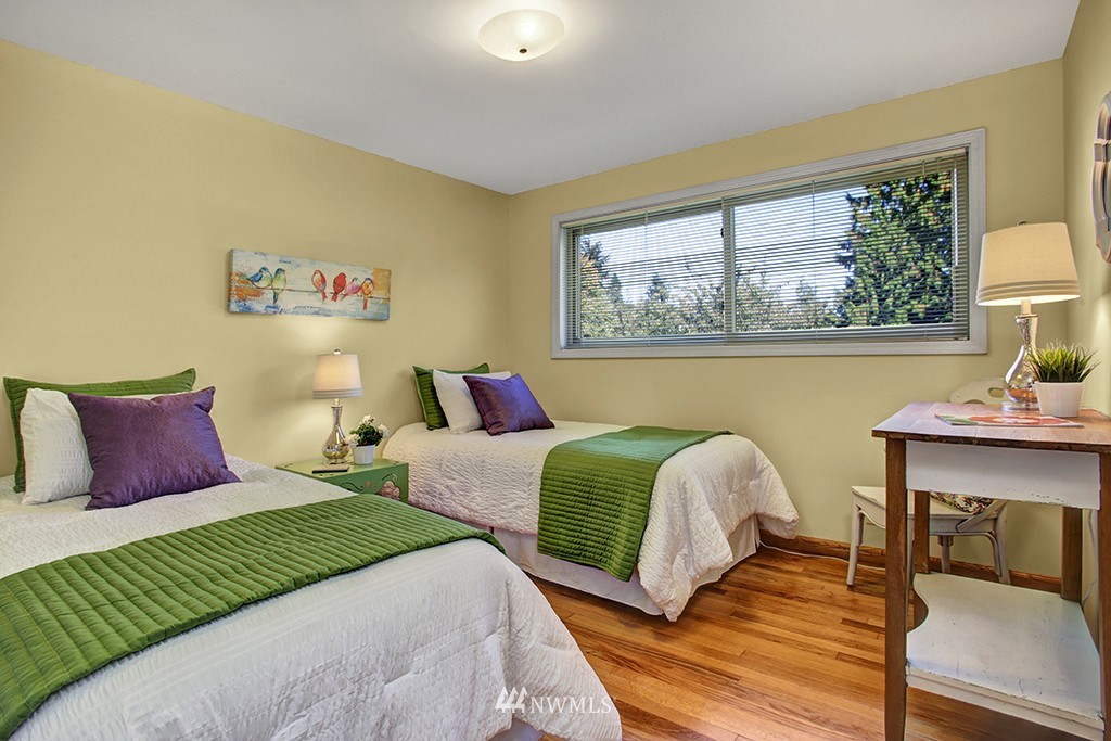 9032 Sand Point Way Northeast Seattle, WA 98115 - Photo 7 of 15 Gallery Image 7