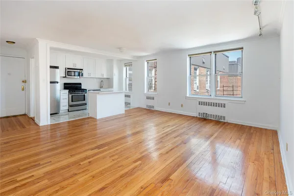 $289,000 | 65-05 Yellowstone Boulevard, Unit 6H | Forest Hills