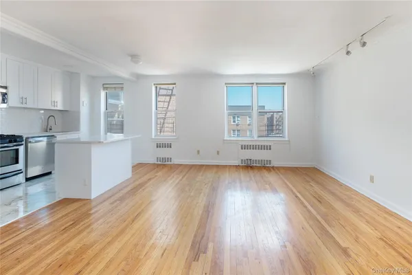$289,000 | 65-05 Yellowstone Boulevard, Unit 6H | Forest Hills